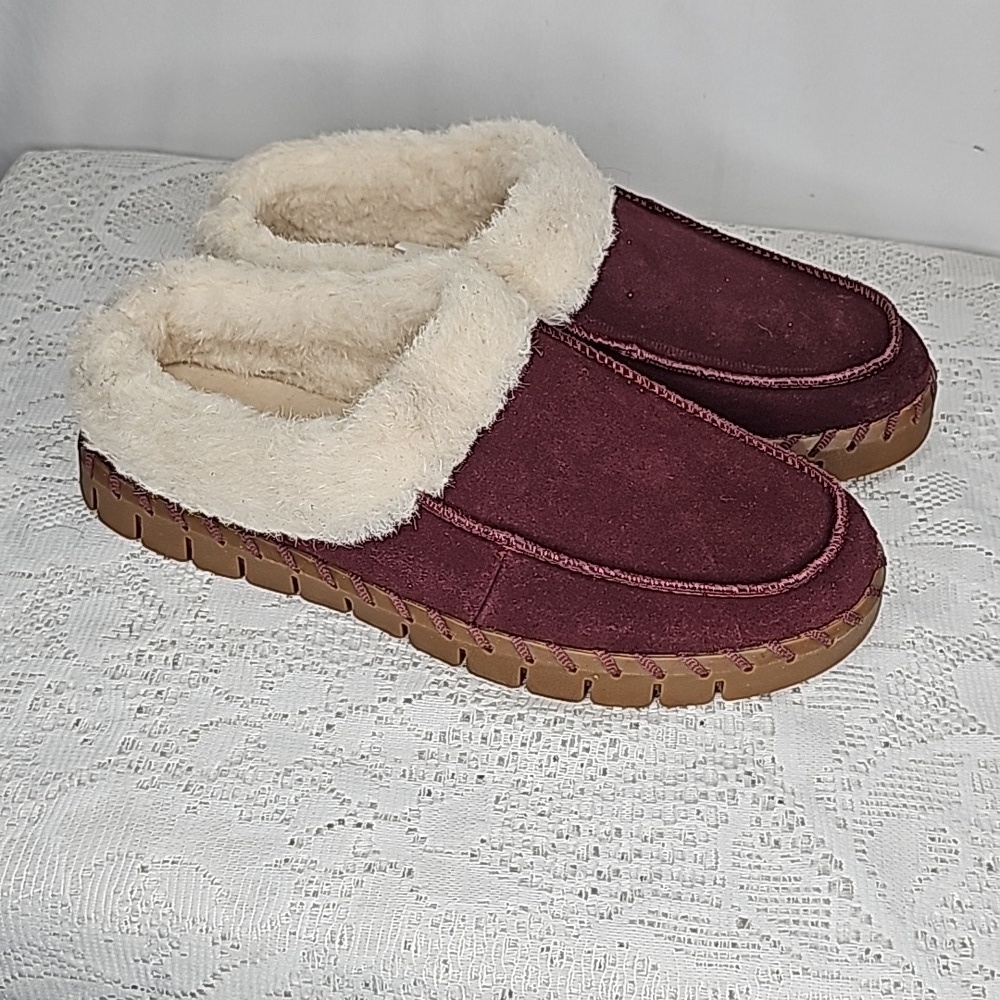 NWOT Muk Luks Flexi Buffalo shoe faux fur lining purple suede slip on shoes 9.5